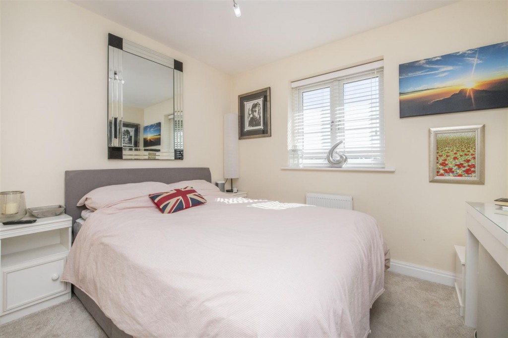 Images for Mapletoft Close, Braybrooke EAID:oscarjamesapi BID:5