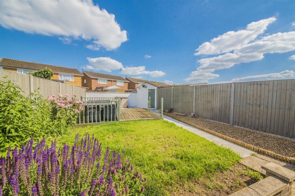 Trent Crescent, Burton Latimer, 3 bedroom, House SemiDetached