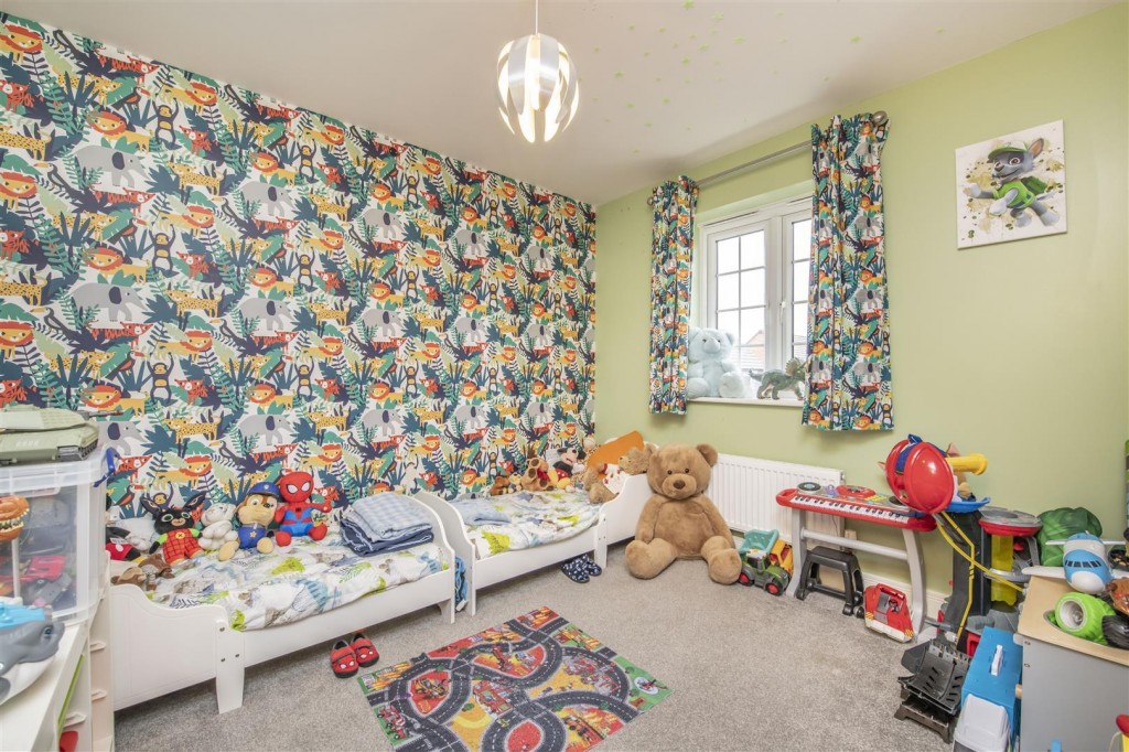 Images for Spriggs Close, Burton Latimer, Kettering EAID:oscarjamesapi BID:3