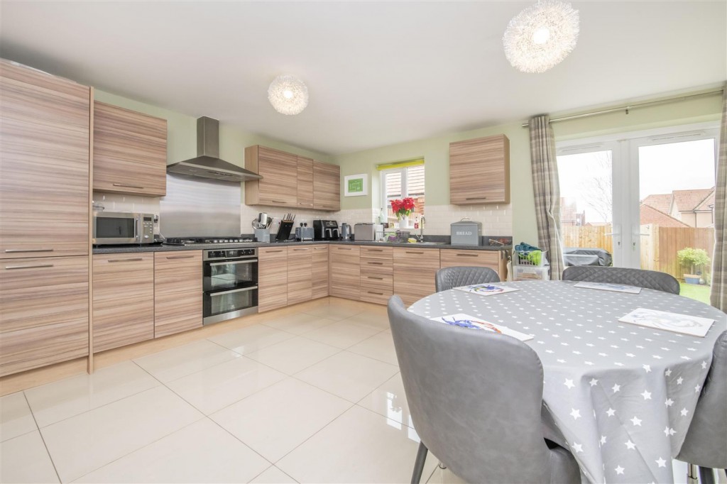 Maxwell Crescent, Northampton, 4 bedroom, House Detached