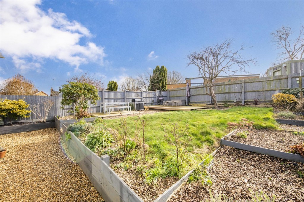 Meshaw Crescent, Northampton, 4 bedroom, House SemiDetached