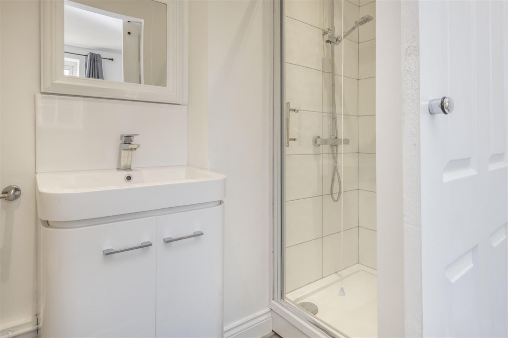 Meshaw Crescent, Northampton, 4 bedroom, House SemiDetached