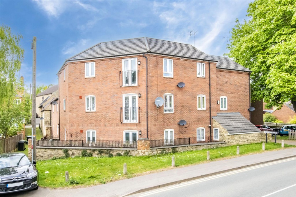 Images for Chestnut Court, Raunds, Wellingborough EAID:oscarjamesapi BID:6