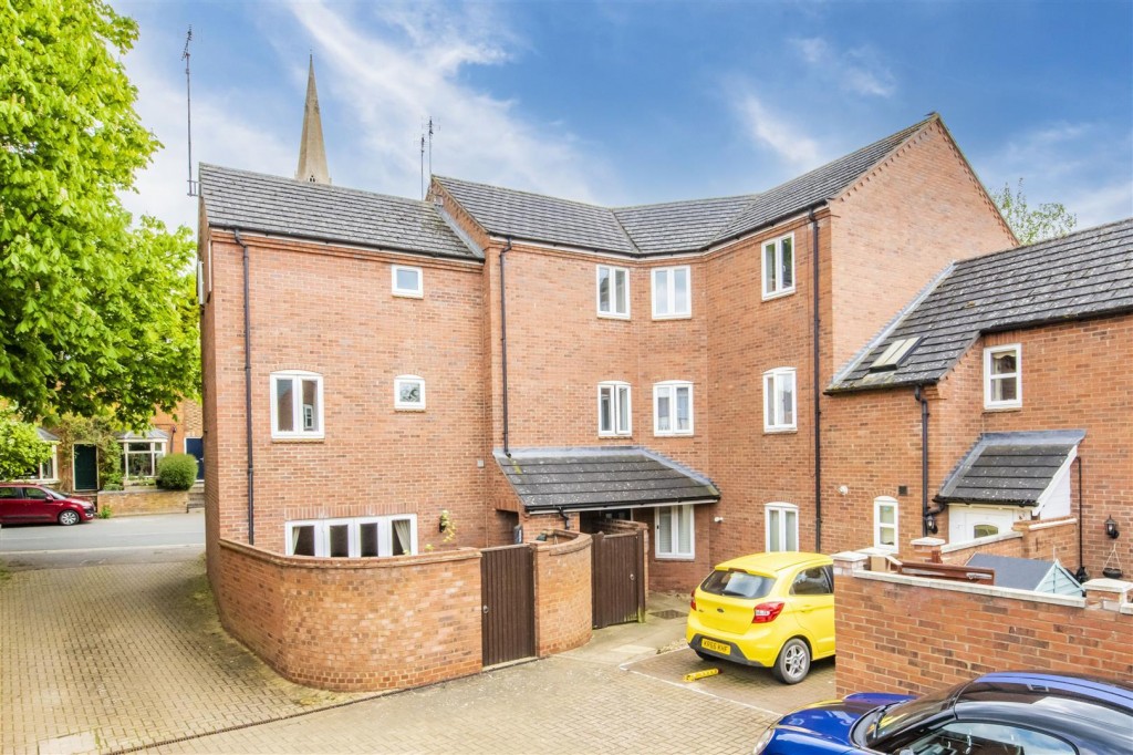 Images for Chestnut Court, Raunds, Wellingborough EAID:oscarjamesapi BID:6