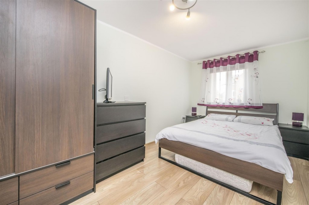 Images for Chestnut Court, Raunds, Wellingborough EAID:oscarjamesapi BID:6