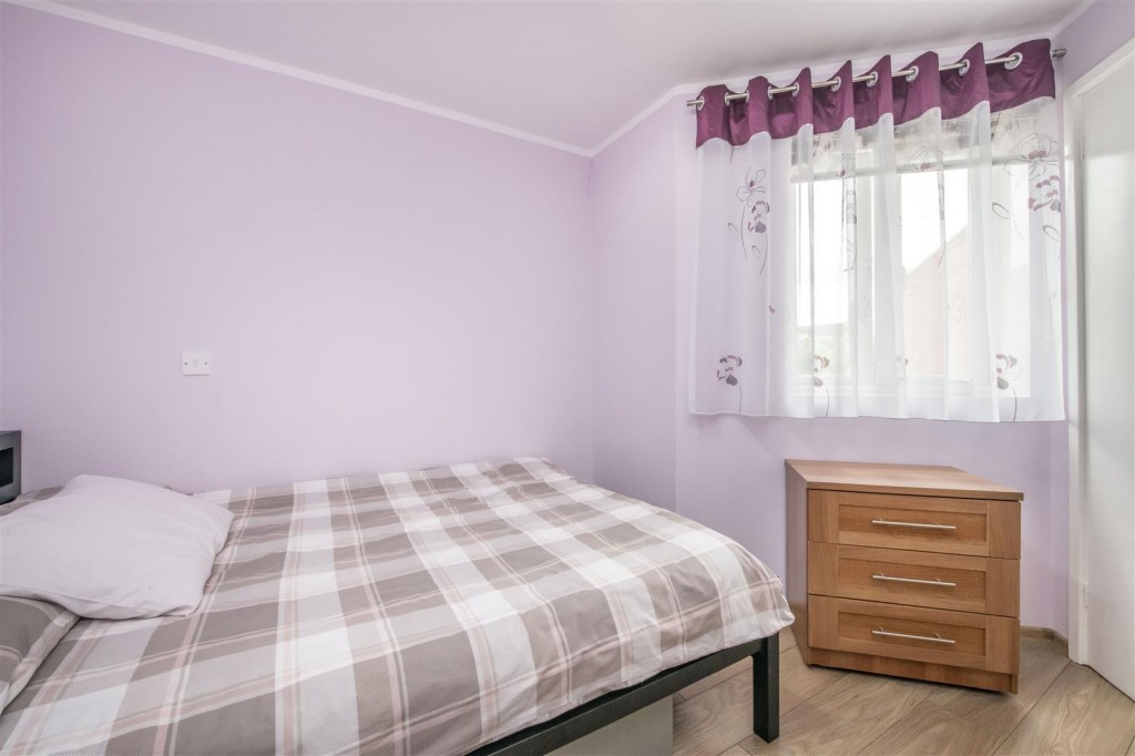 Images for Chestnut Court, Raunds, Wellingborough EAID:oscarjamesapi BID:6