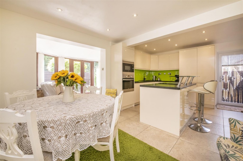 Images for Crestwood Gardens, Northampton EAID:oscarjamesapi BID:1