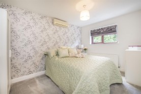 Images for Crestwood Gardens, Northampton