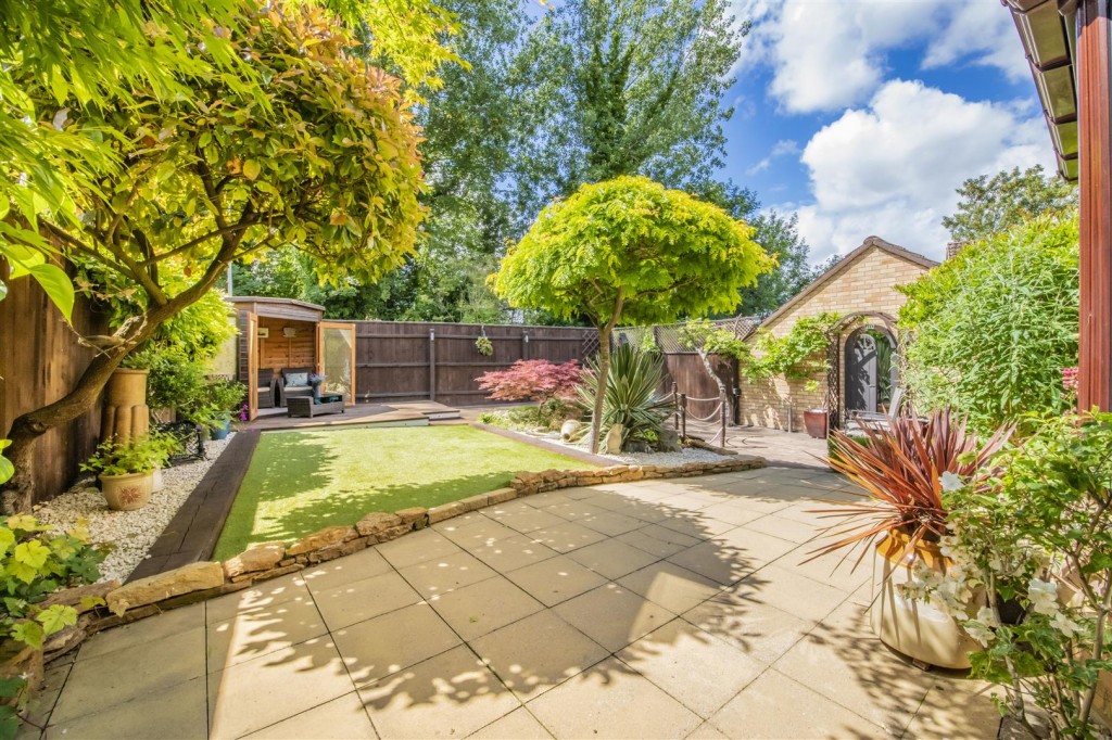 Images for Crestwood Gardens, Northampton EAID:oscarjamesapi BID:1
