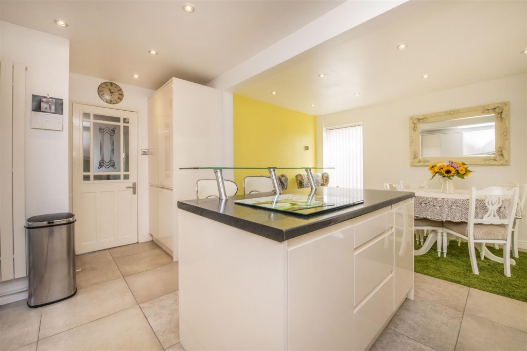 Images for Crestwood Gardens, Northampton EAID:oscarjamesapi BID:1
