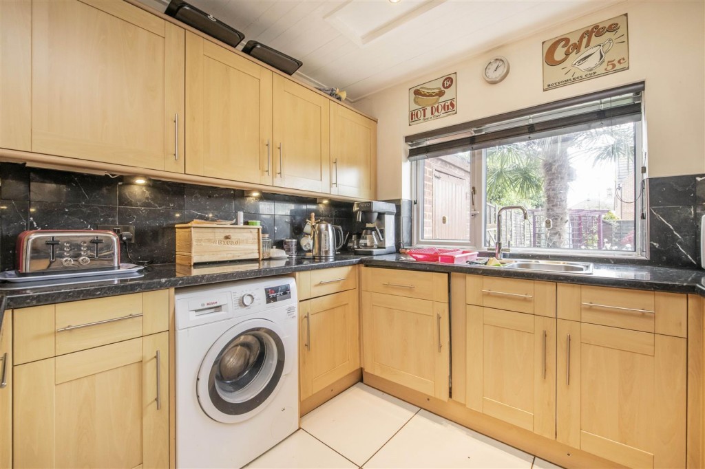 Images for Kingsley Avenue, Kettering EAID:oscarjamesapi BID:2
