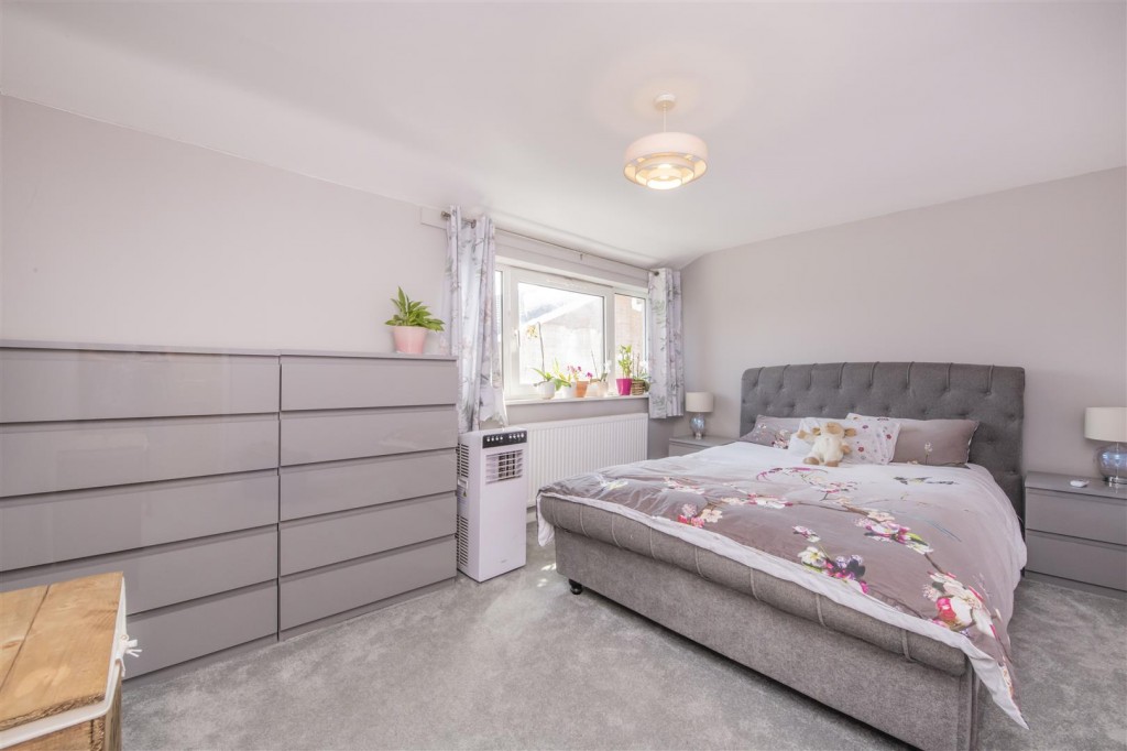 Images for Benedict Close, Rushden EAID:oscarjamesapi BID:6