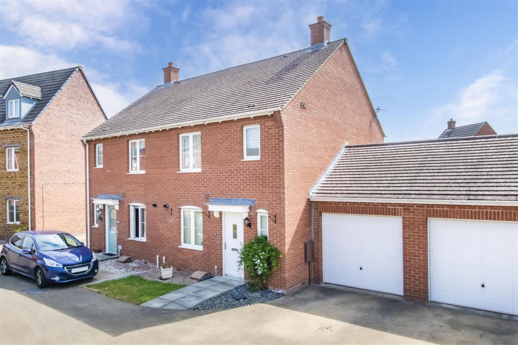 Images for Rowan Close, Desborough, Kettering EAID:oscarjamesapi BID:5