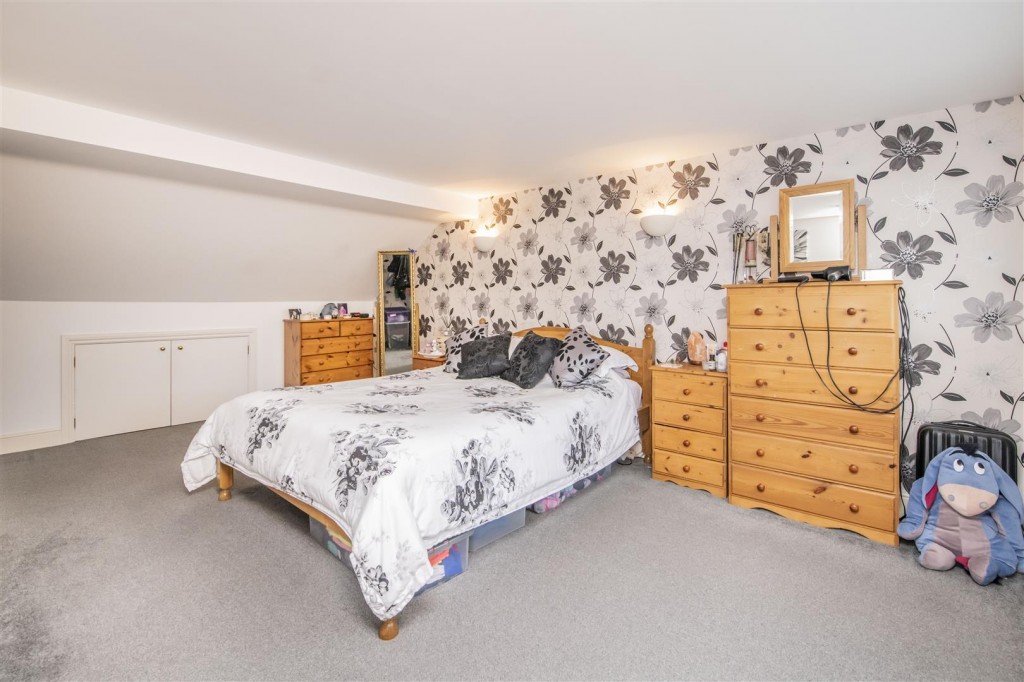 Images for Spencer Street, Burton Latimer, Kettering EAID:oscarjamesapi BID:3