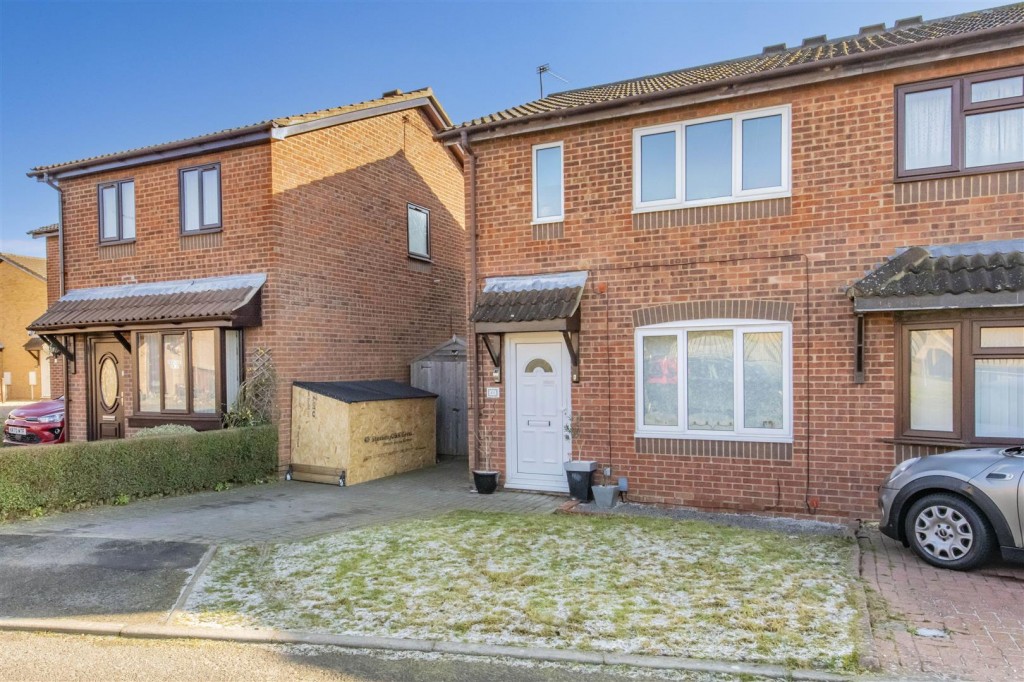Coniston Close, Wellingborough, 3 bedroom, House SemiDetached