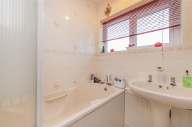 Images for Oakley Drive, Wellingborough