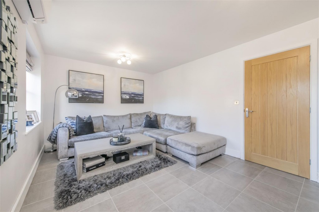 Images for Perkins Close, Burton Latimer, Kettering EAID:oscarjamesapi BID:3