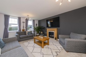 Images for Eagle Close, Weldon, Corby