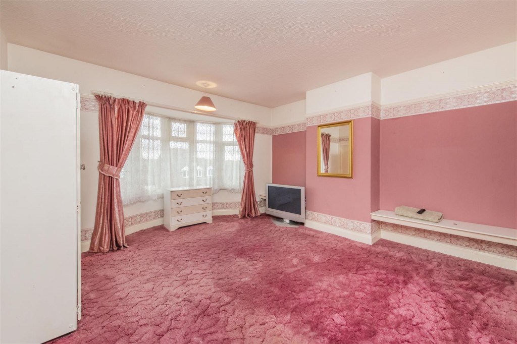 Images for Finedon Road, Burton Latimer, Kettering EAID:oscarjamesapi BID:3