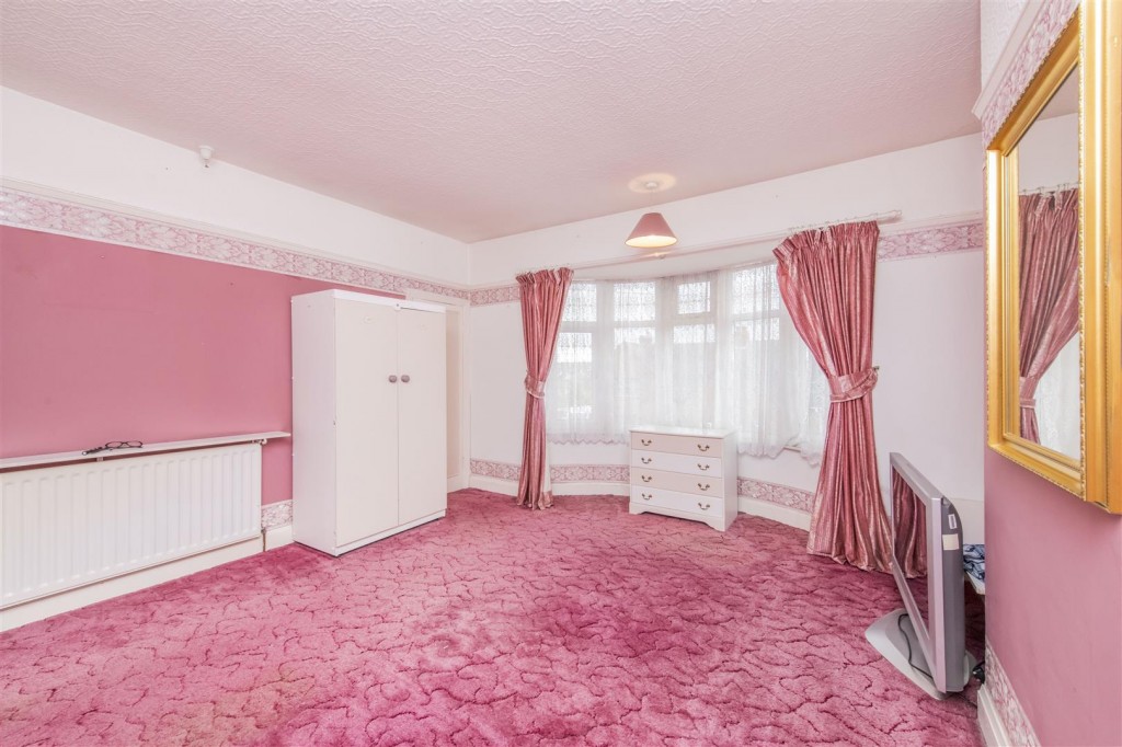 Images for Finedon Road, Burton Latimer, Kettering EAID:oscarjamesapi BID:3