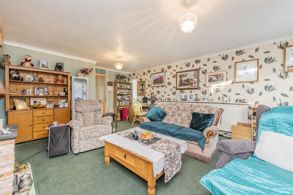 Images for Dresden Close, Corby EAID:oscarjamesapi BID:4