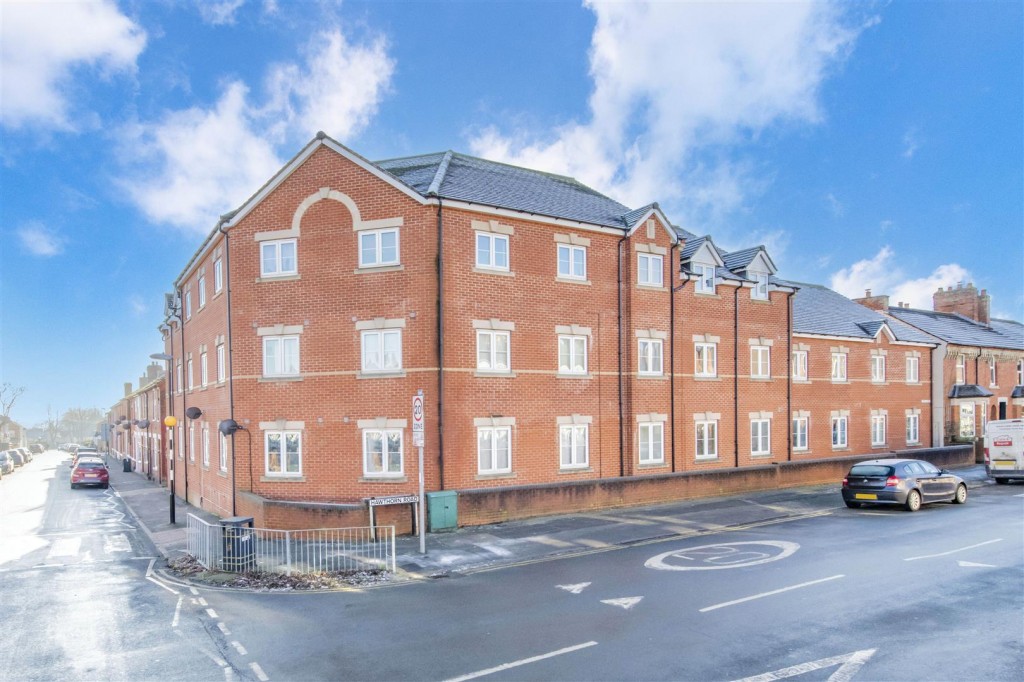 Images for Hawthorn Road, Kettering EAID:oscarjamesapi BID:2