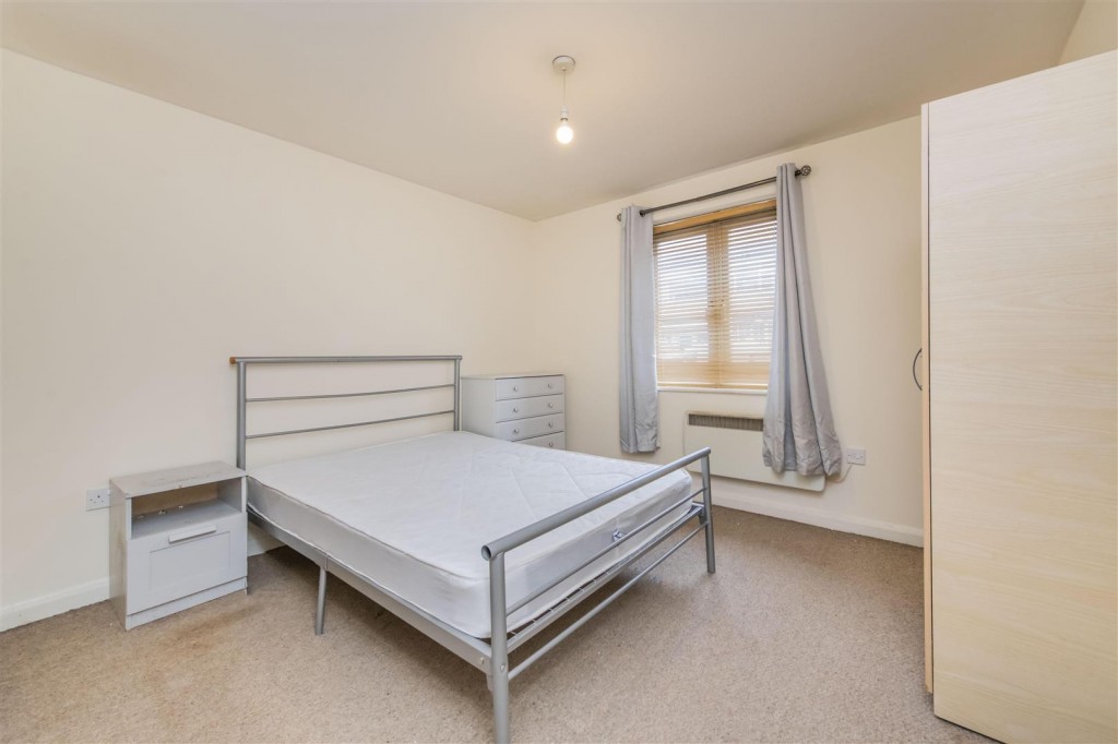 Images for Hawthorn Road, Kettering EAID:oscarjamesapi BID:2