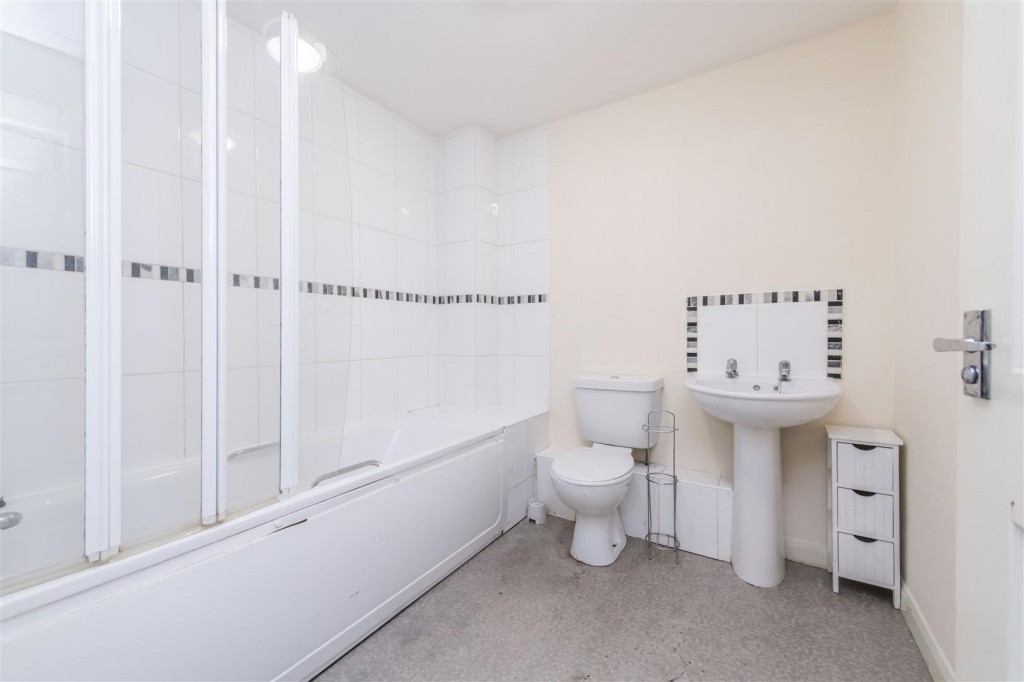 Images for Hawthorn Road, Kettering EAID:oscarjamesapi BID:2