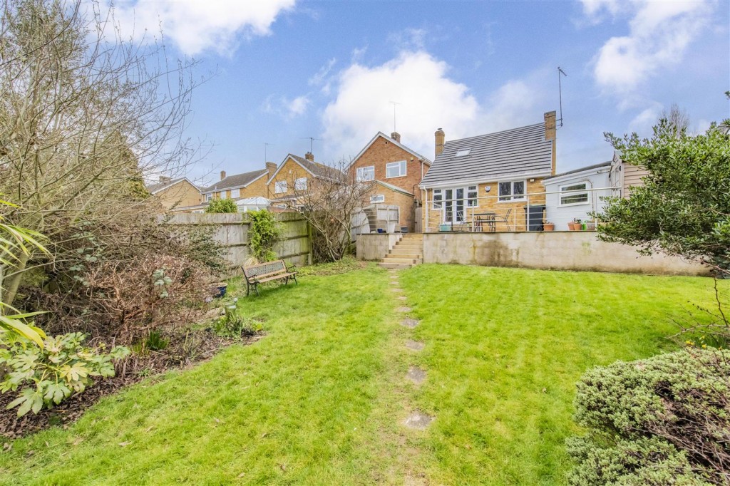 Images for Meadow View, Higham Ferrers, Rushden EAID:oscarjamesapi BID:3