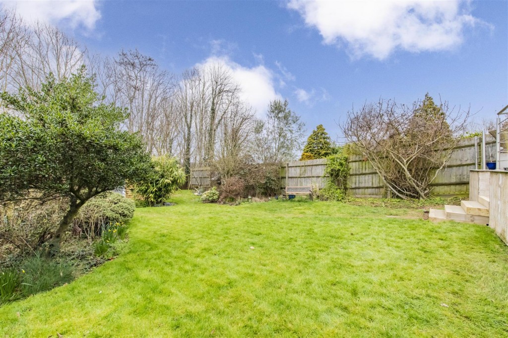 Images for Meadow View, Higham Ferrers, Rushden EAID:oscarjamesapi BID:3