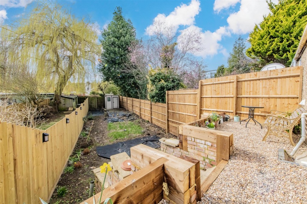 Images for Harlestone Road, Northampton EAID:oscarjamesapi BID:1