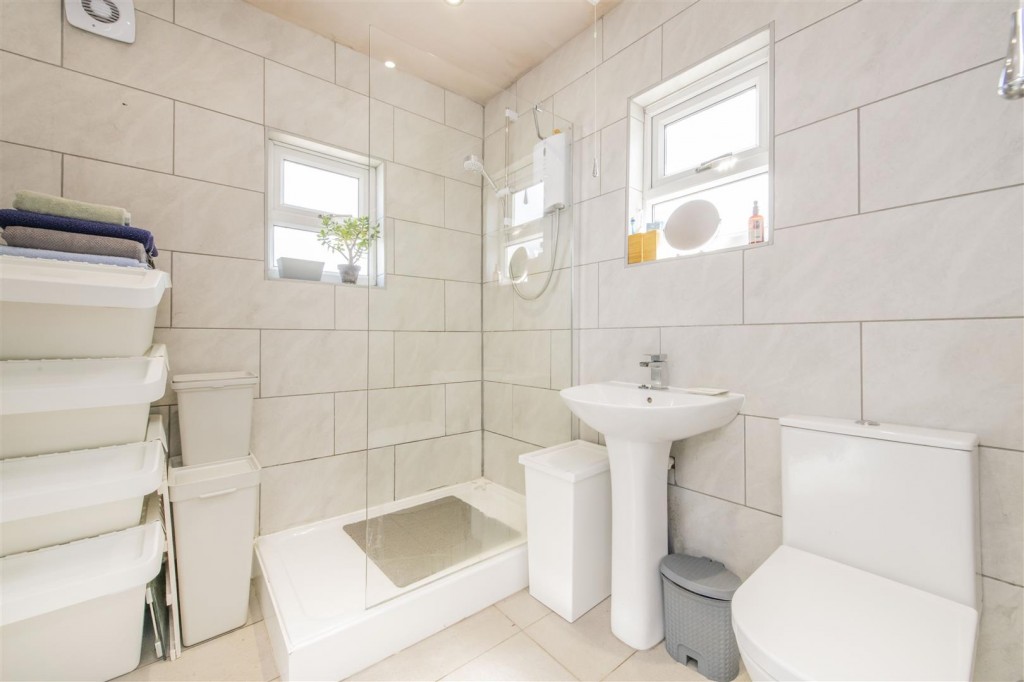 Images for Spencer Street, Rothwell EAID:oscarjamesapi BID:2