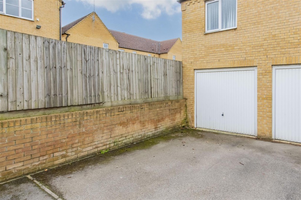 Images for Linden Avenue, Higham Ferrers, EAID:oscarjamesapi BID:3