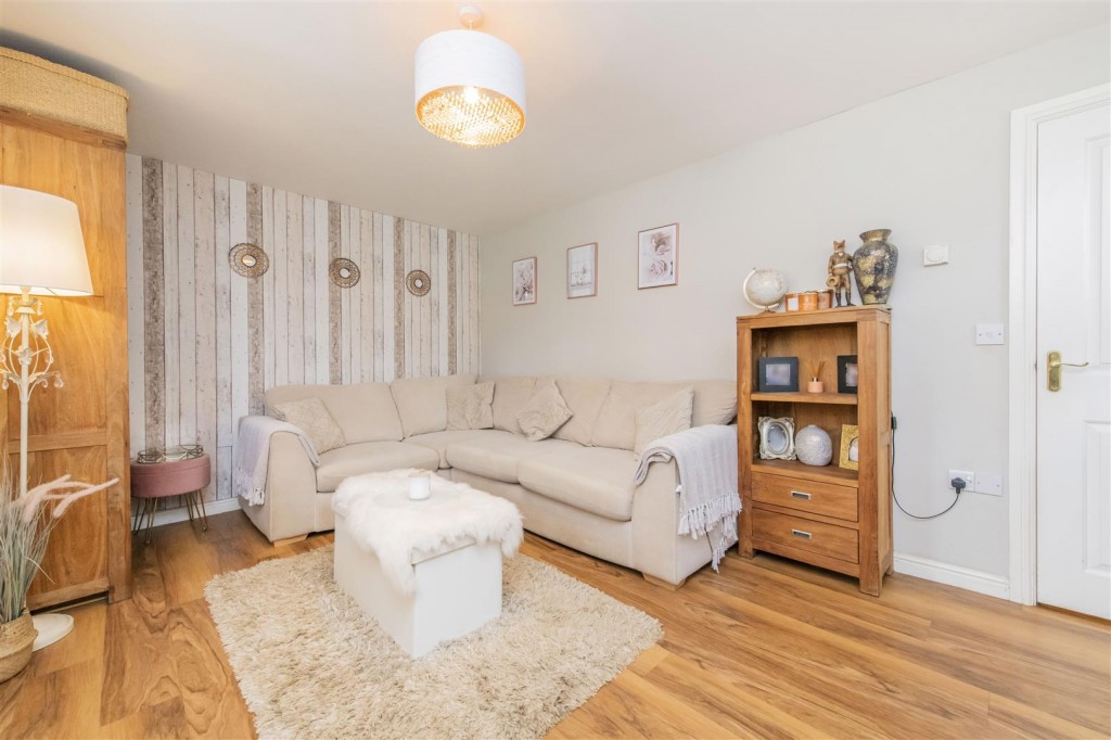 Images for Linden Avenue, Higham Ferrers, EAID:oscarjamesapi BID:3