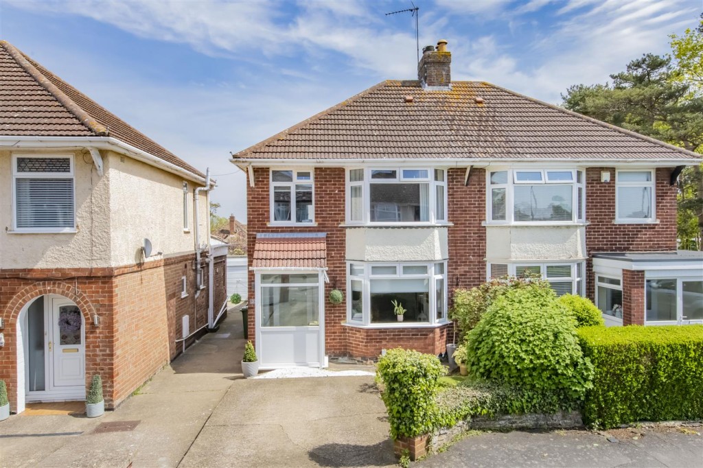 Images for Woodlands Avenue, Corby EAID:oscarjamesapi BID:4