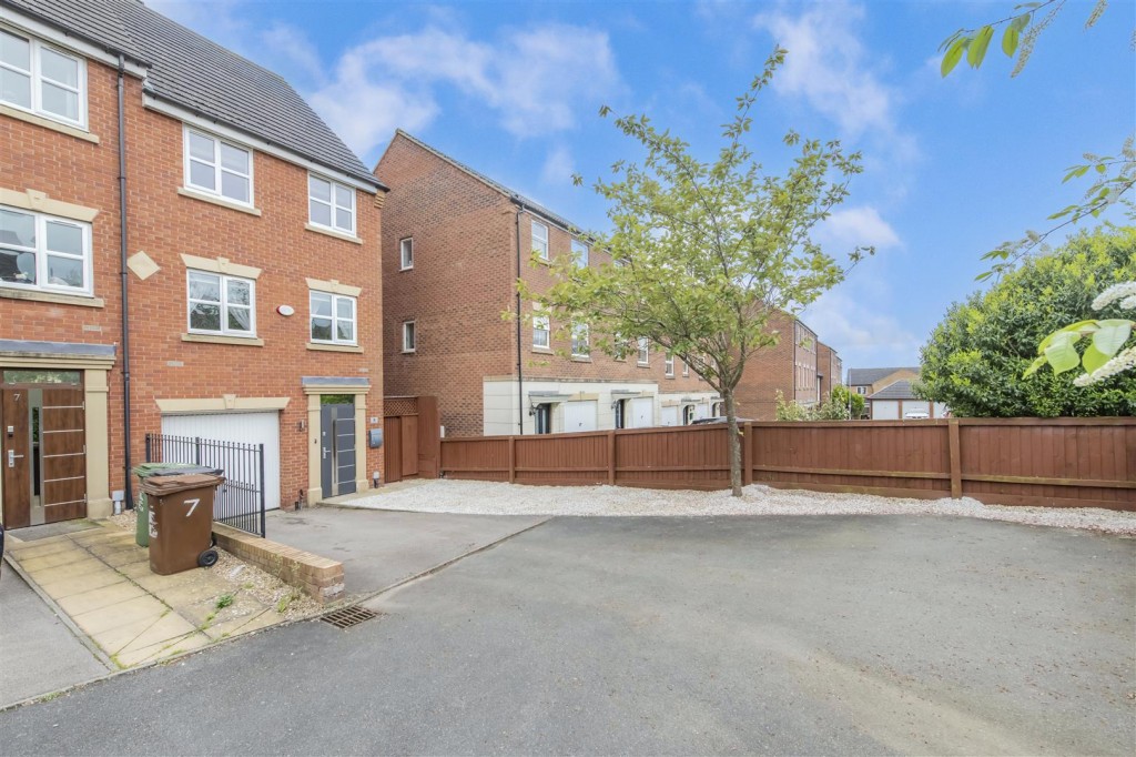 Images for Newmarket Close, Corby EAID:oscarjamesapi BID:4