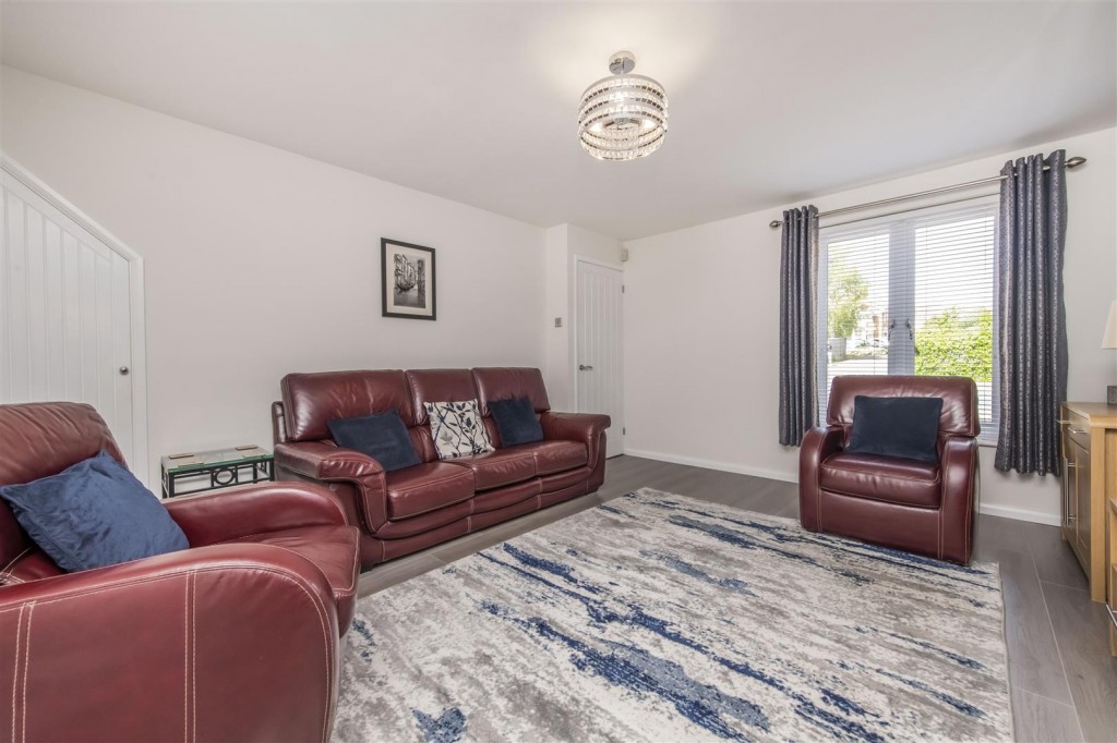 Images for Diana Way, Burton Latimer, Kettering EAID:oscarjamesapi BID:3