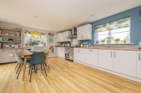 Images for Hunts Field Drive, Gretton