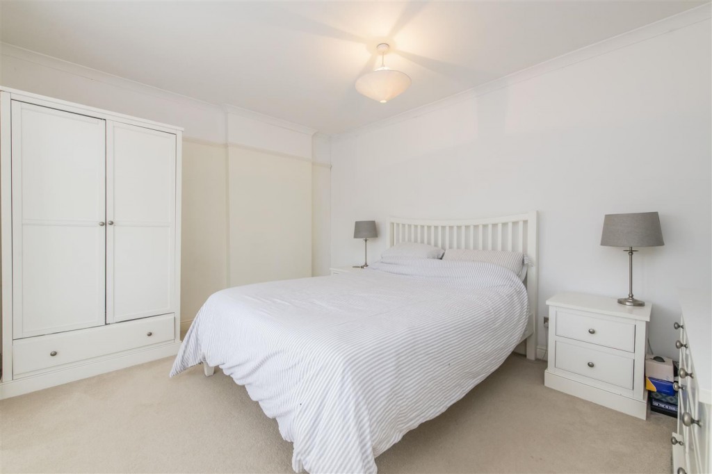 Images for Rockingham Road, Kettering EAID:oscarjamesapi BID:2