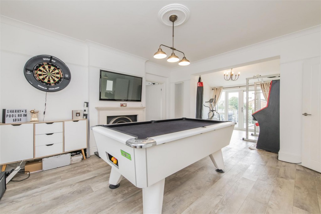 Images for Rockingham Road, Kettering EAID:oscarjamesapi BID:2