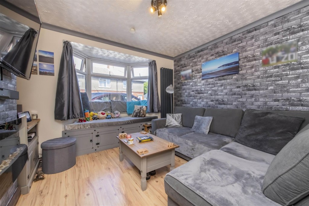 Images for Eastfield Crescent, Finedon, Wellingborough EAID:oscarjamesapi BID:3