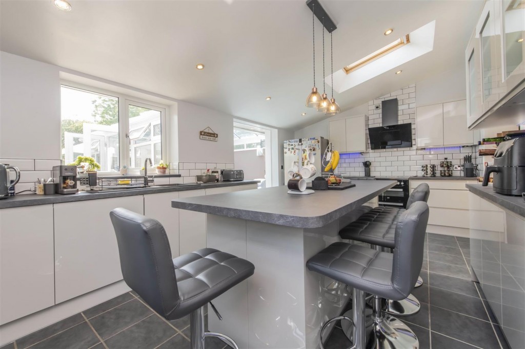 Images for Eastfield Crescent, Finedon, Wellingborough EAID:oscarjamesapi BID:3