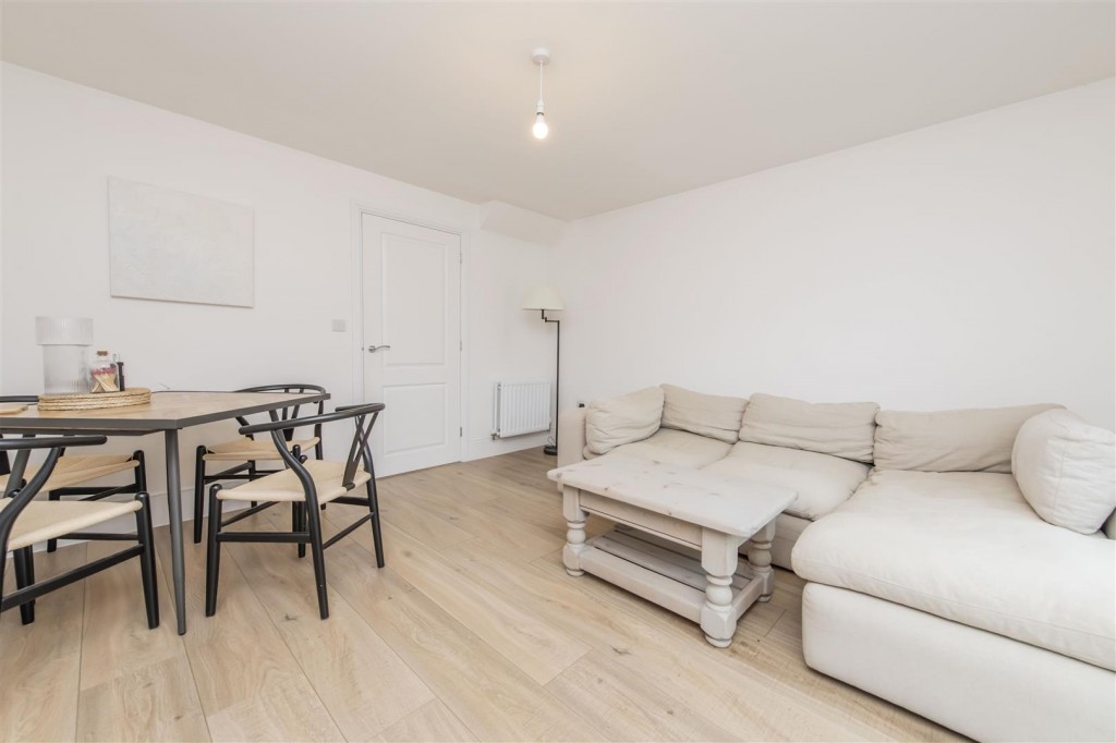 Images for Henry Road, Market Harborough EAID:oscarjamesapi BID:5
