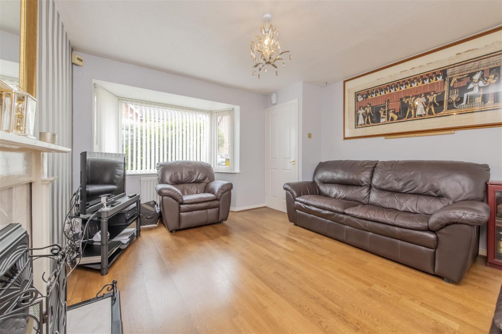Images for Dale Close, Wellingborough EAID:oscarjamesapi BID:6
