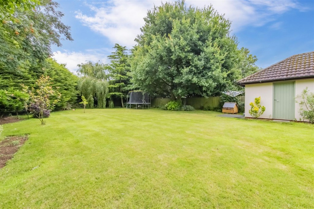 Images for Elm Road, Burton Latimer EAID:oscarjamesapi BID:3
