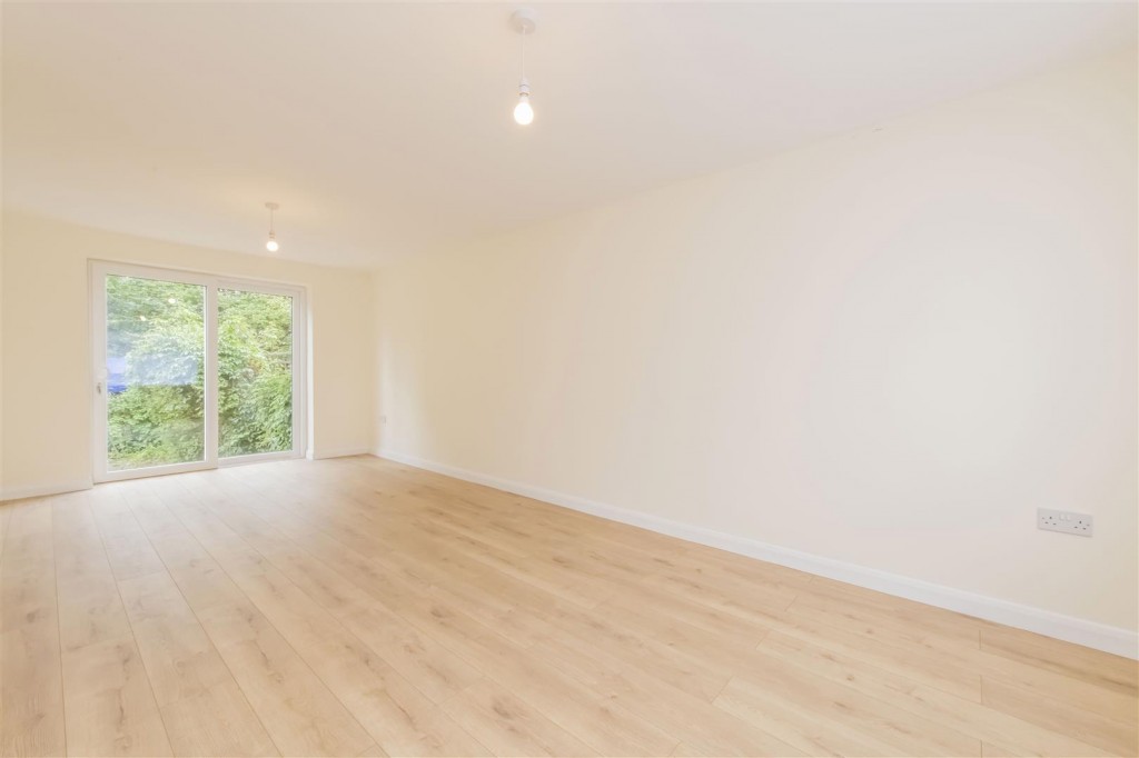Images for Dobson Walk, Corby EAID:oscarjamesapi BID:4