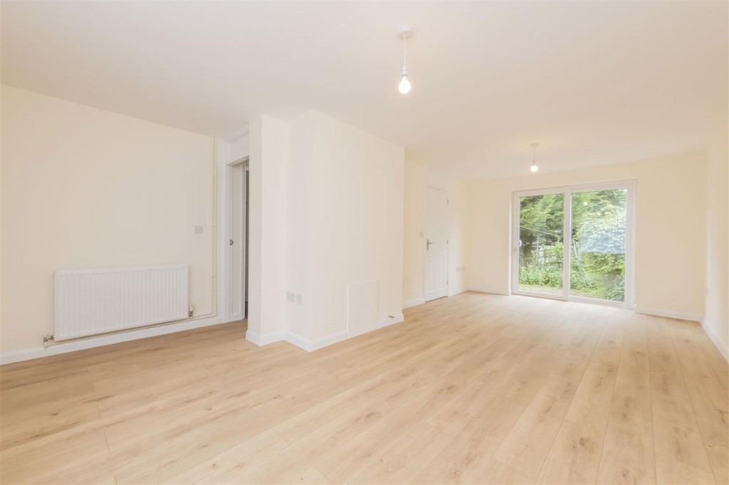 Images for Dobson Walk, Corby EAID:oscarjamesapi BID:4