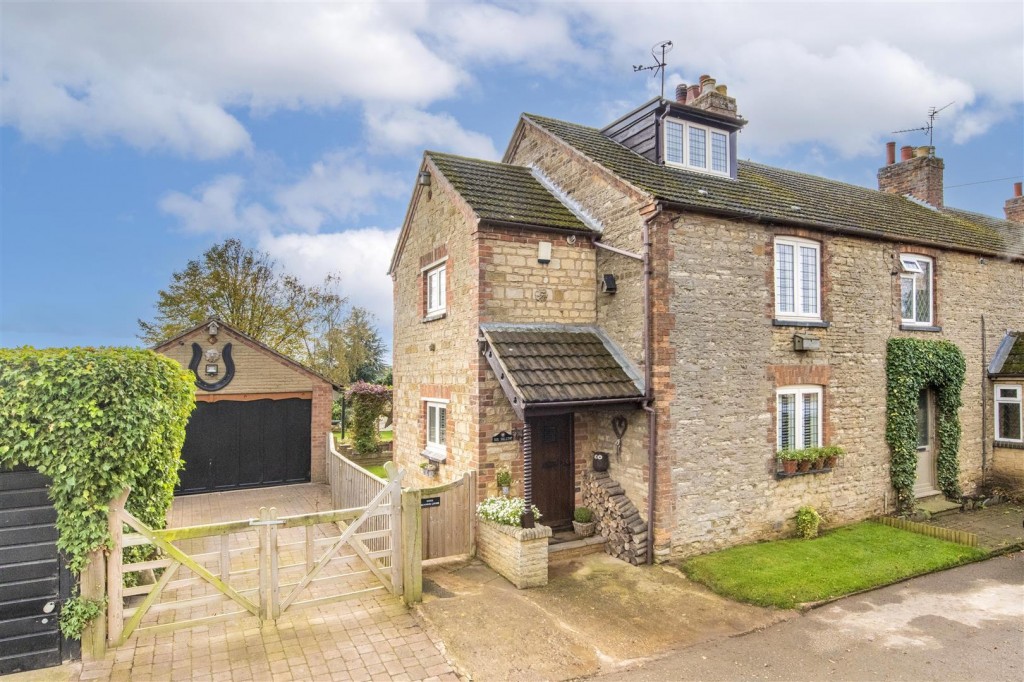 Images for Hilltop, Furnace Lane, Little Harrowden, Wellingborough EAID:oscarjamesapi BID:3