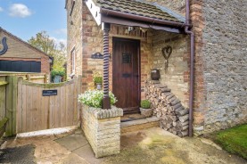 Images for Hilltop, Furnace Lane, Little Harrowden, Wellingborough
