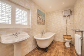 Images for Hilltop, Furnace Lane, Little Harrowden, Wellingborough